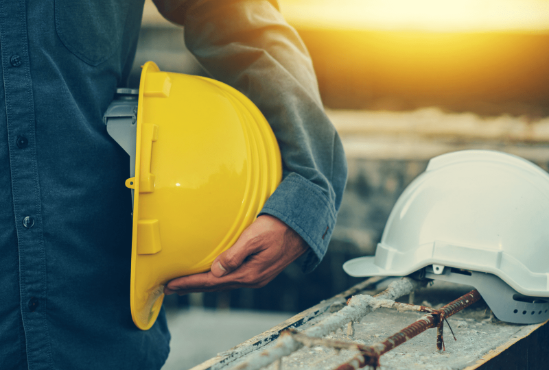 casque de chantier assurance décennalle professionnelle